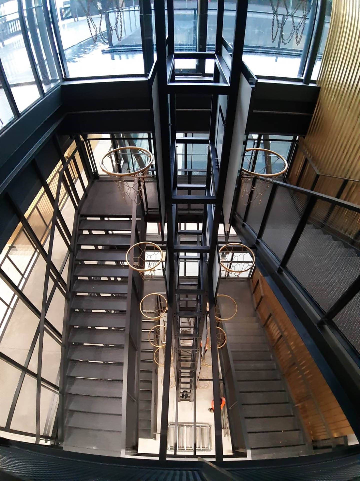 leoni-scala-interna-golden-goose (4)