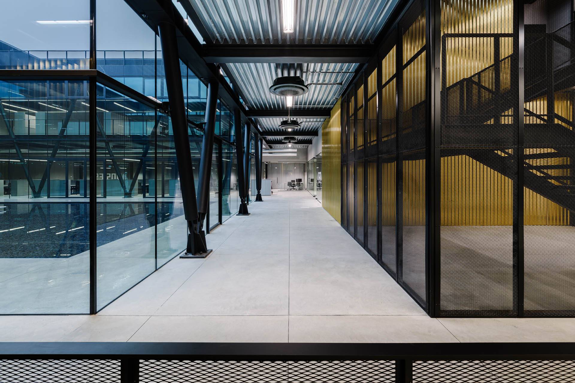 TopTaglio-GoldenGoose-088