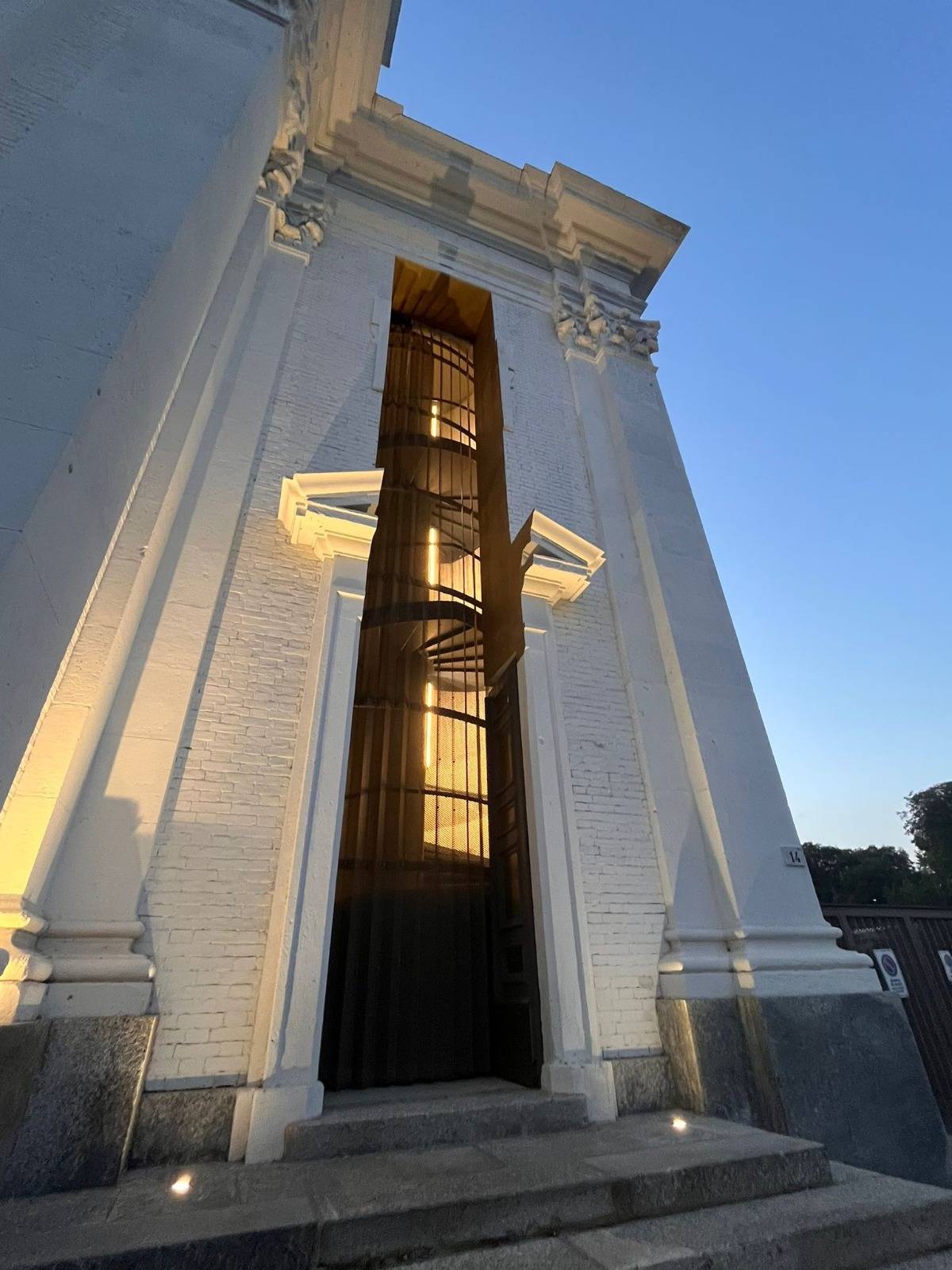 c05b7b30-0217-42c2-8a76-455606a630eb